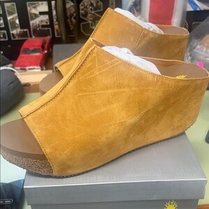 Lei Mustard Yellow Wedge Mules